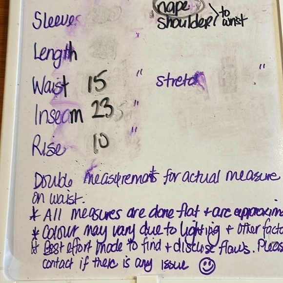 Airfield EU 36 white cuffed capris with faux pockets and embroidery on back - Picture 11 of 11